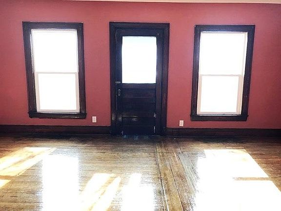 2nd image of 851 Columbus Pkwy