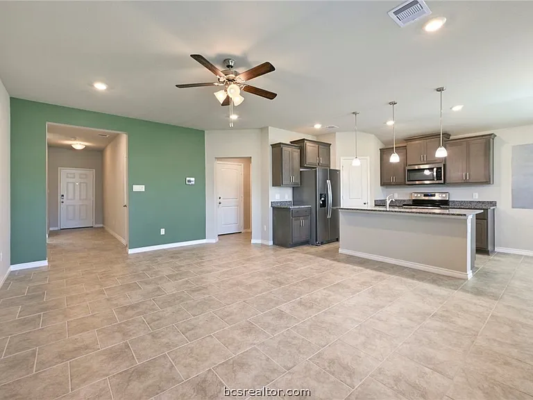 2115 Chief St — Photo 4