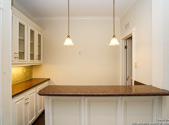 5th image of 524 Rolling Green Dr E