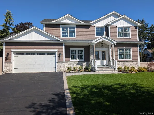 52 Linden Avenue, Bethpage, NY 11714