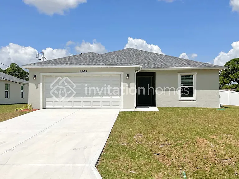 2504 Harbison Ave SW — Photo 1