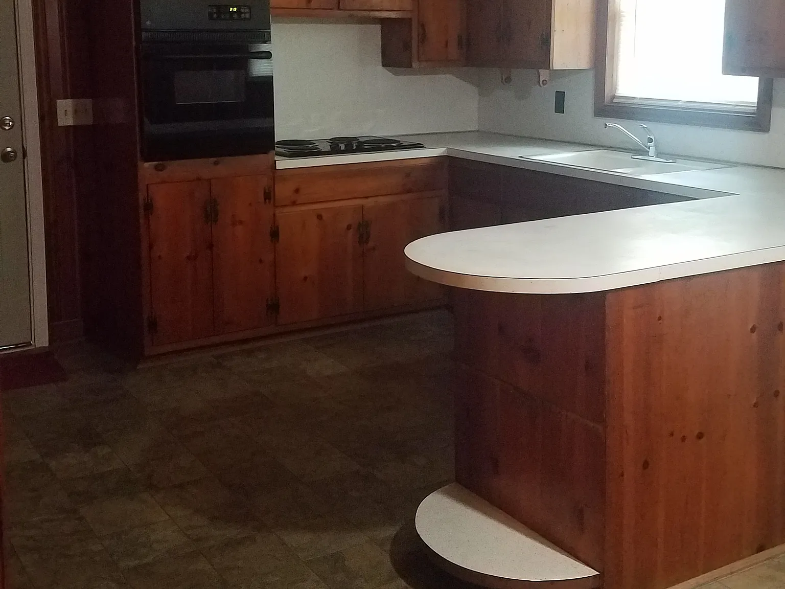 2 bed, 988 sqft, $1,300 — Photo 3