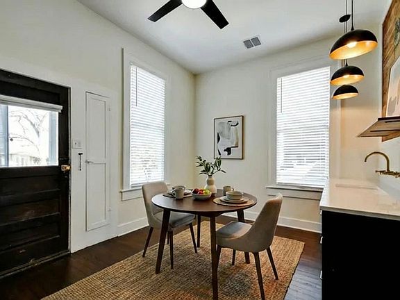 3rd image of 423 W Woodlawn Ave APT 2