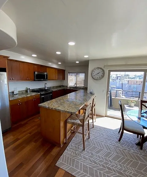 833 Felspar St — Photo 11