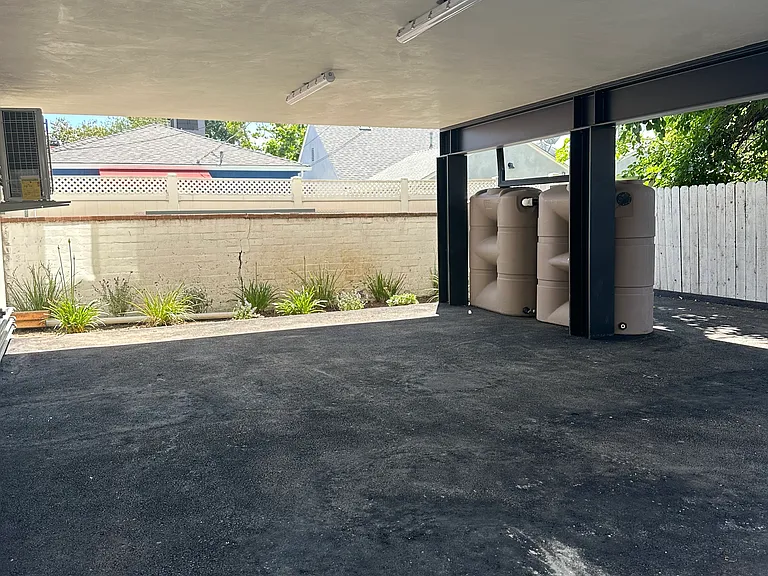 5226 1/2 Tilden Ave — Photo 17