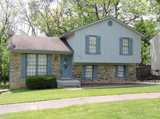 8906 Loch Lea Ln, Louisville, KY 40291