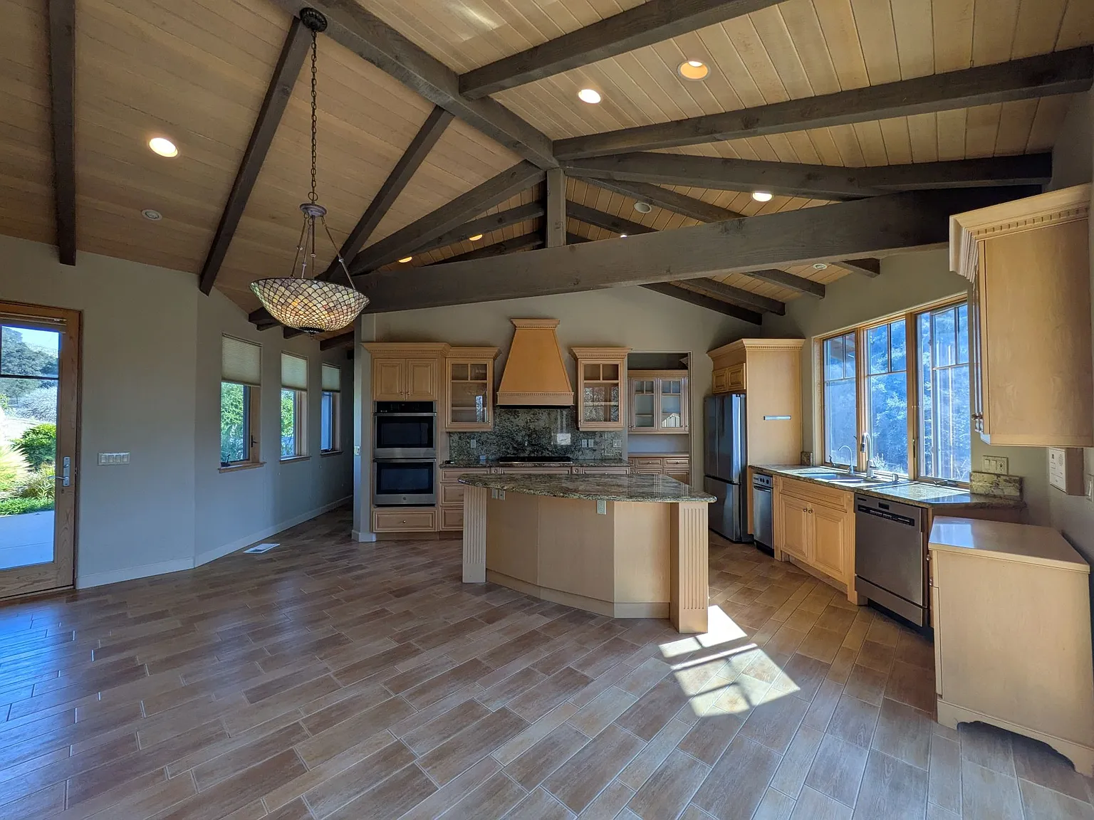 4 bed, $5,950 — Photo 4