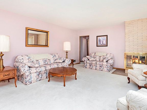 5th image of 1601 Mayfield Ave