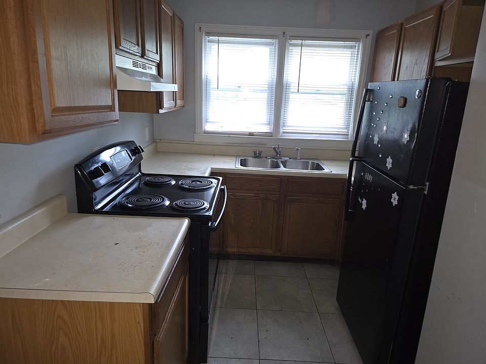 1st image of 236 Fairfax St #1H