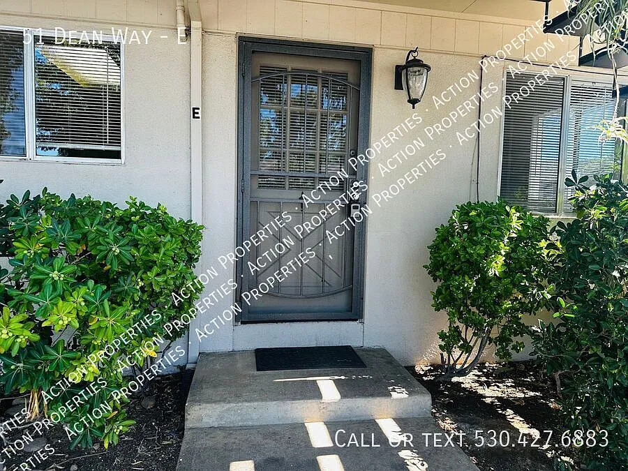 Downstairs One Bedroom End Unit Apartment in Folsom-Pet Friendly — Photo 3