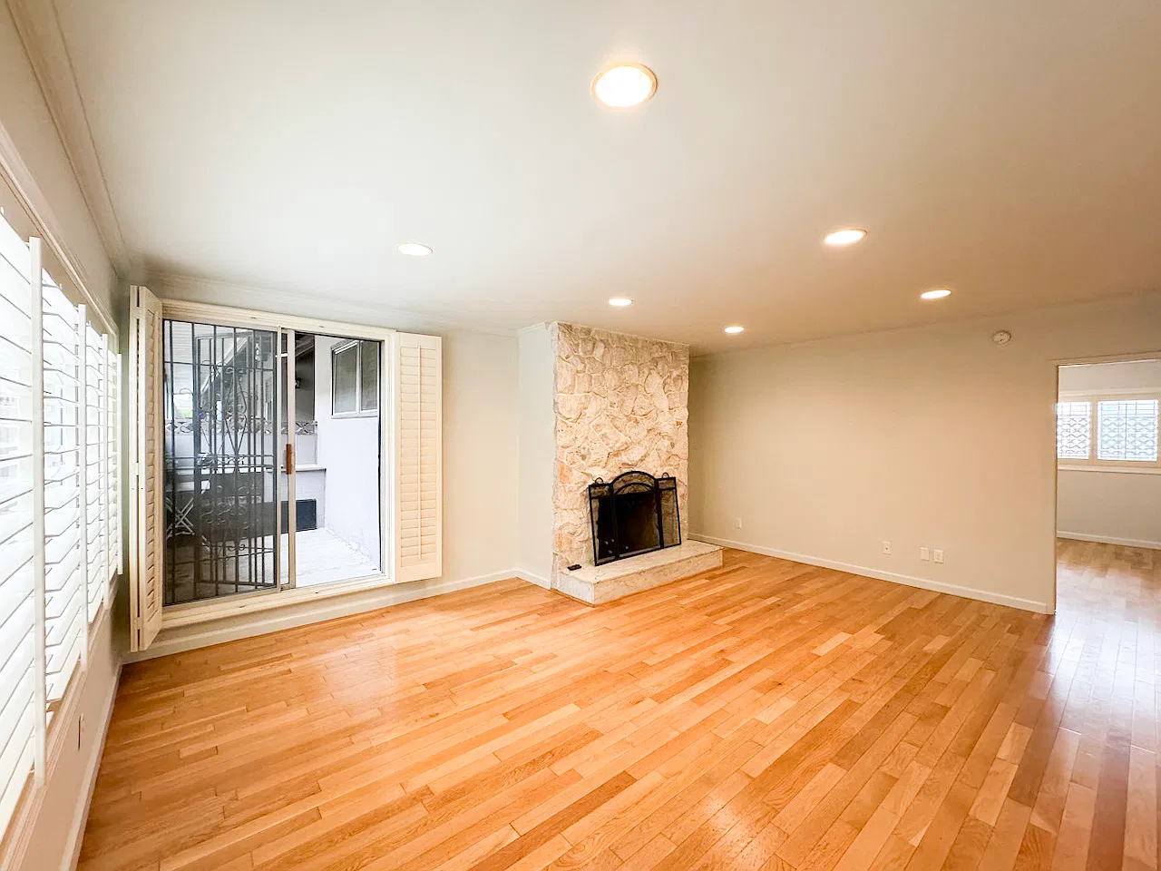 1344 Princeton St — Photo 2