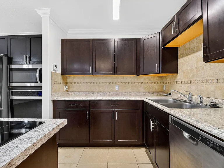 18 Crossings Cir #F — Photo 16