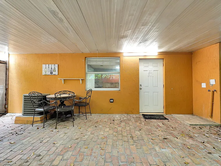 14500 NE 2nd Ave #1 — Photo 8