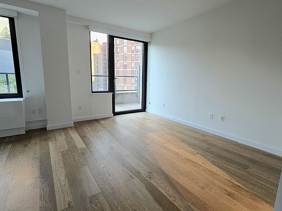 3rd image of 445 W 35th St APT 8H