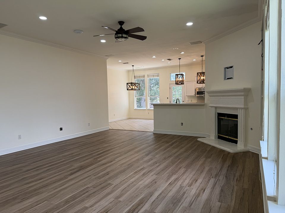 2nd image of 3712 Dunlavy Rd