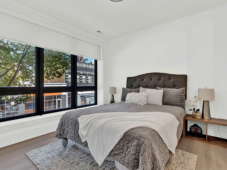 1613 W Belmont Ave, Chicago, IL — Photo 10