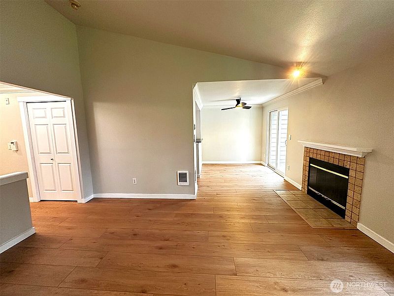 3rd image of 1808 S 284th Lane #E203