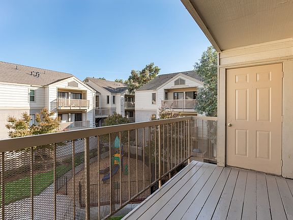 4th image of 600 Wilbur Ave #1102