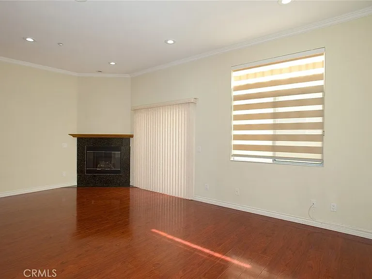 2345 Montrose Ave #5 — Photo 6