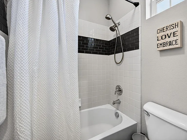390 Caravaggio Cir — Photo 47
