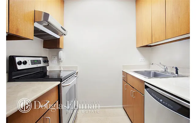 Sold by Douglas Elliman | media 6