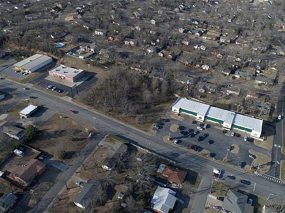 2nd image of 2001 E Kiehl Ave