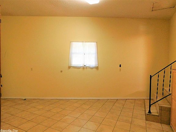 4th image of 110 Clearlake Dr