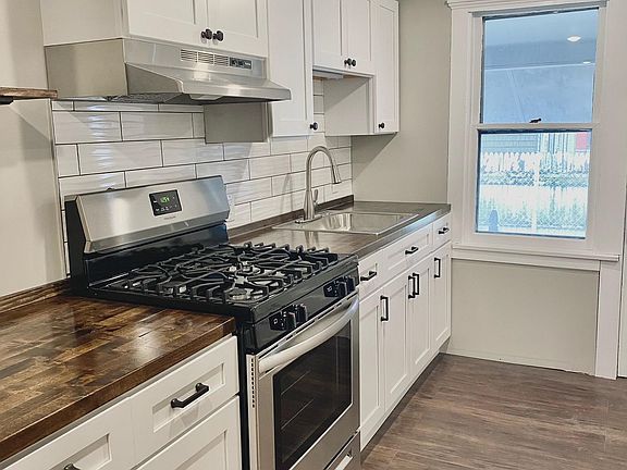2nd image of 221 Pennsylvania St #1