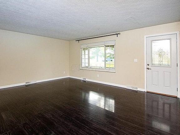 2nd image of 8286 Richardson Rd