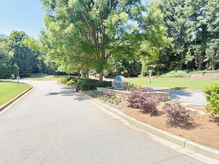 312 Ashmore Ln — Photo 15