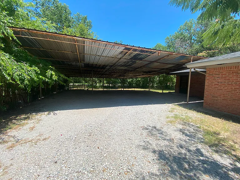703 Lee St — Photo 15