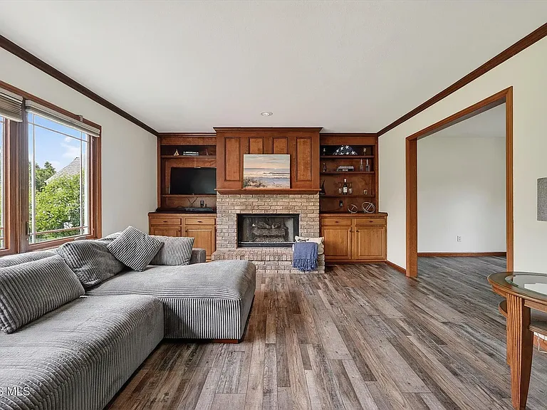 1212 Valley Bluff Rd — Photo 5