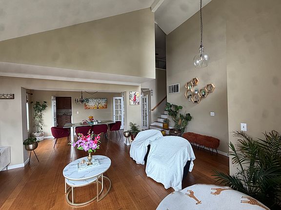 2nd image of 2827 El Capitan Dr