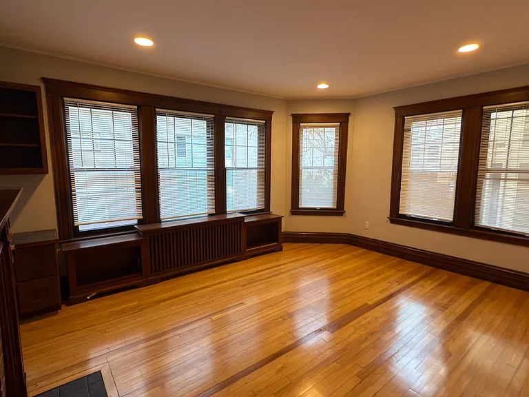 13 Story St #8 — Photo 1