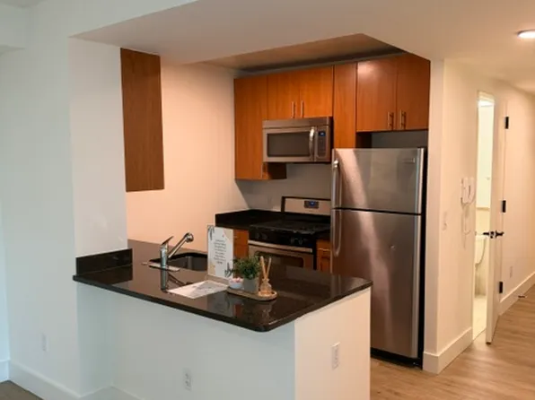 515 West 52nd Street image 1 of 5