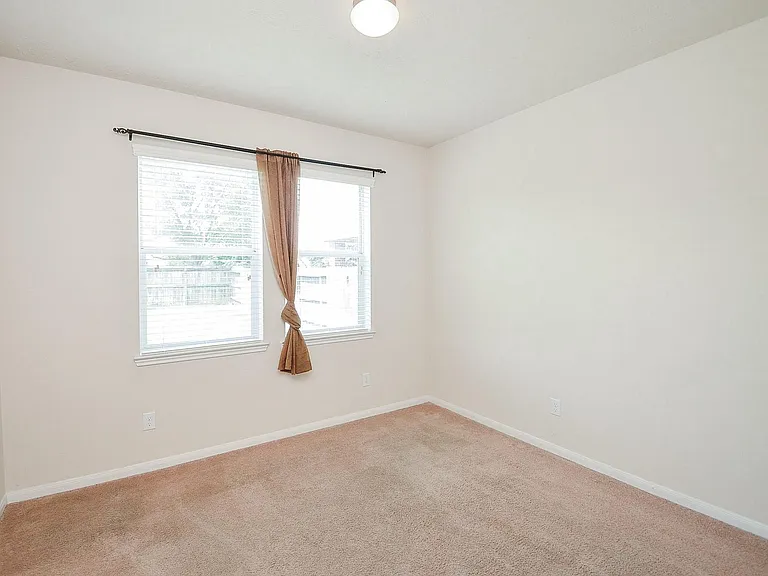 26715 Mandrake Falls Ct — Photo 22