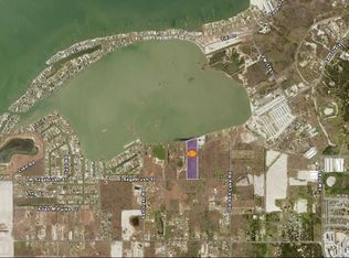 602 E Sagebrush St, Rockport, TX 78382