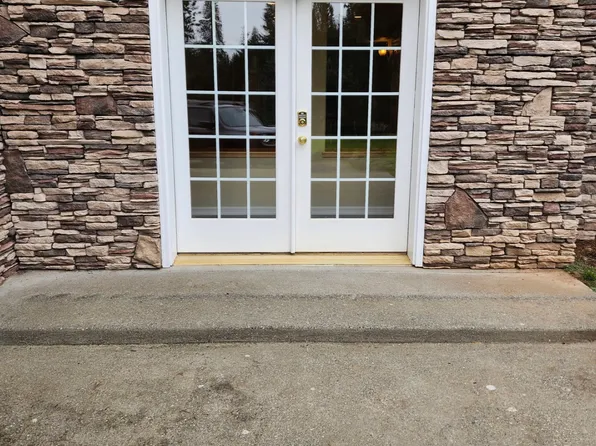 (undisclosed Address), White Salmon, WA 98672