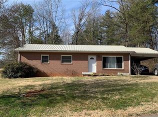 1882 Guildwood Pl SE, Hudson, NC 28638