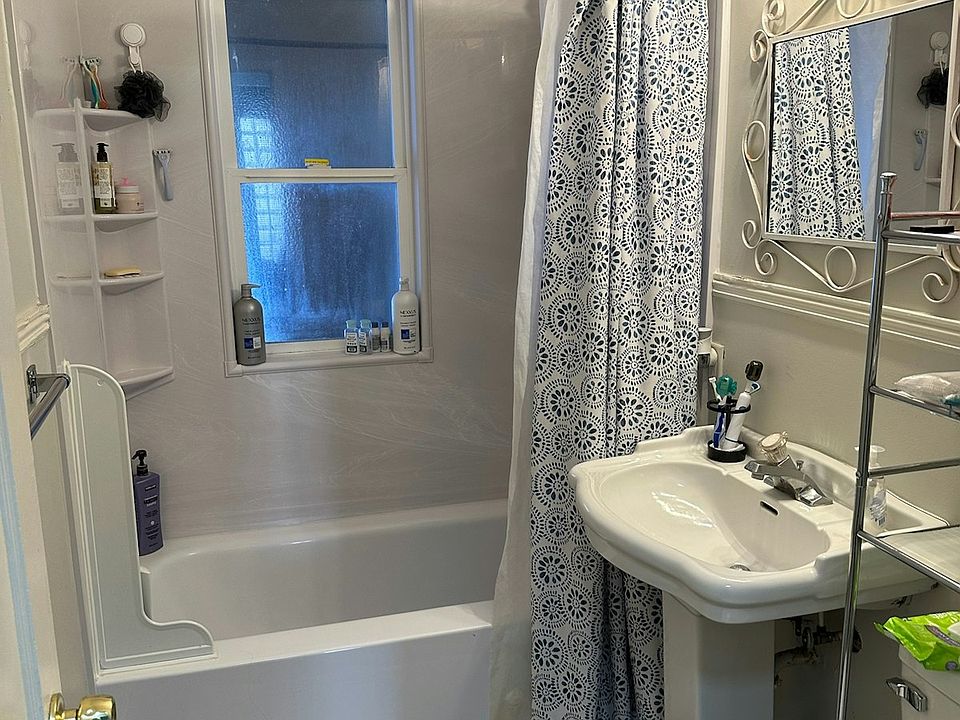 Shared full bath