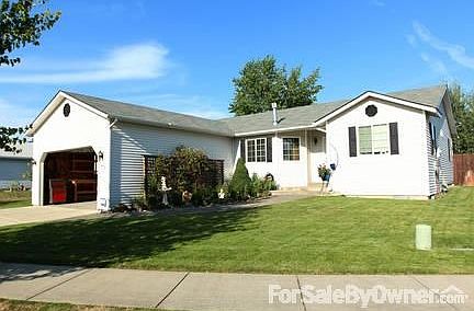 Front with Garage : Front Yard showing garage opening