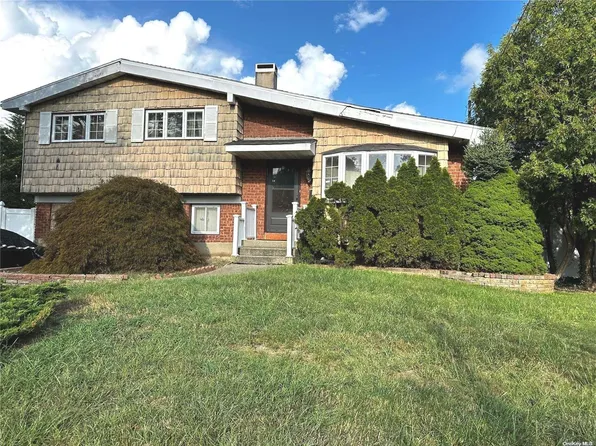 229 W 23rd Street, Deer Park, NY 11729