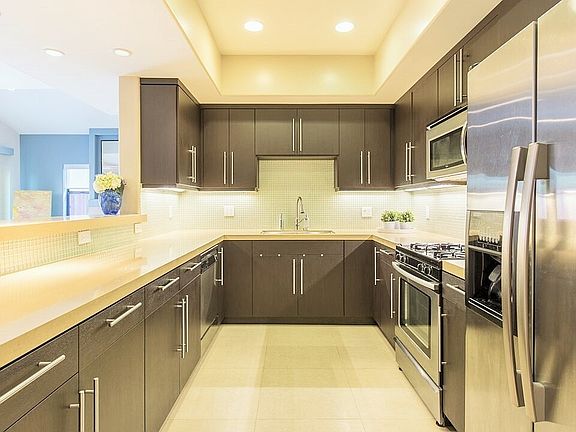 5th image of 2121 Virginia Ave #104