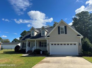 4219 Maple Dr, Ayden, NC 28513