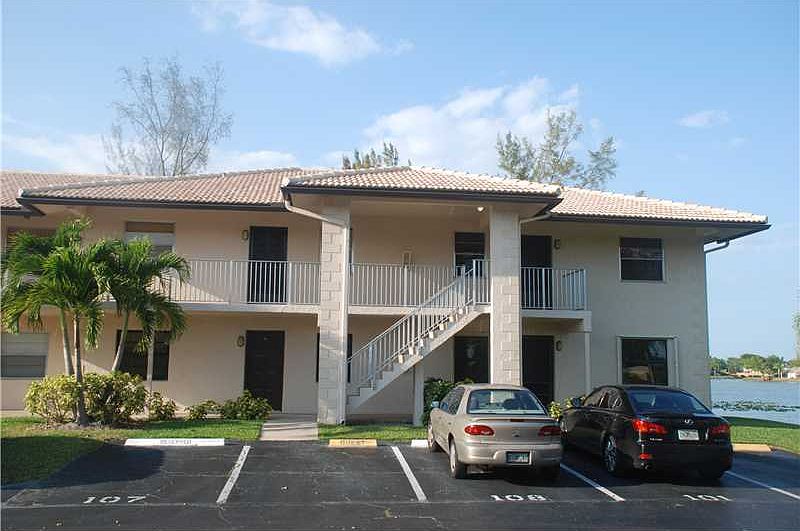 1st image of 5550 Lakeside Dr APT 206