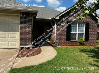 1006 N Sycamore St, Jenks, OK 74037