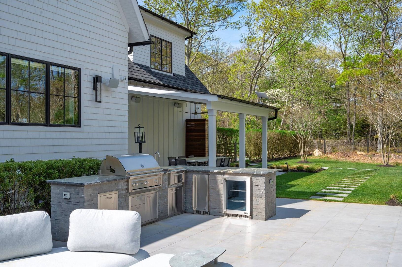  Outdoor Kitchen