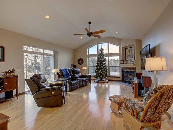 5th image of 1702 Green Vistas Dr