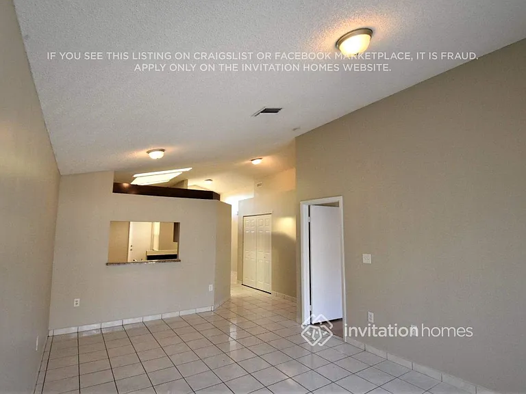 10061 SW 222nd St — Photo 2