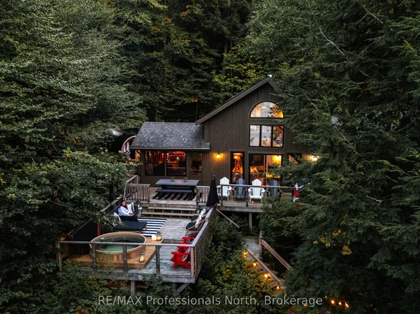 1025 Boxstove Point Trl, Haliburton, ON K0M 1S0